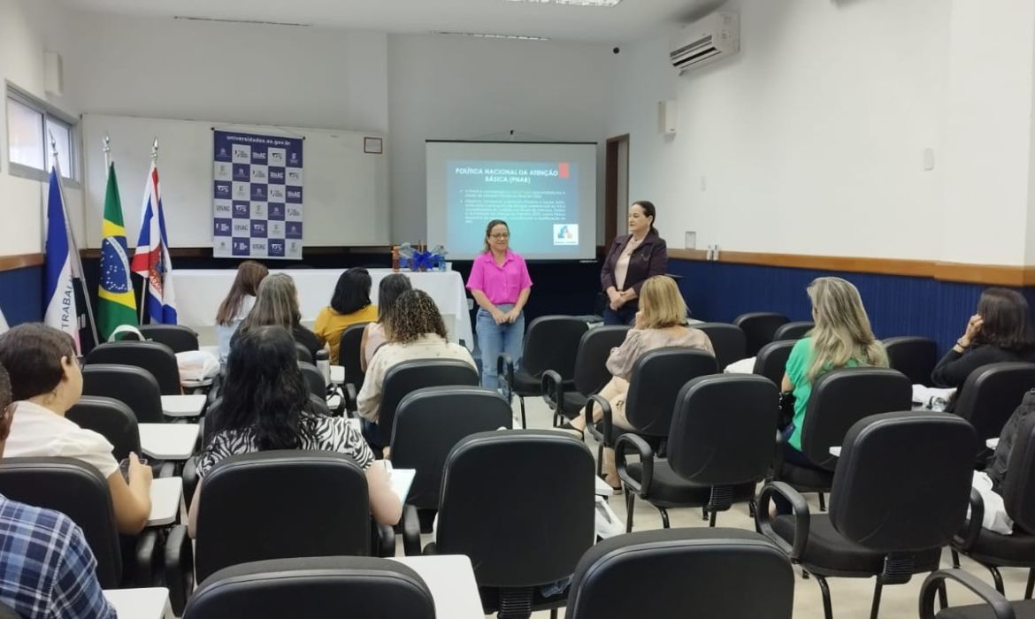Prefeitura de Aracruz promove formação com equipes psicossociais