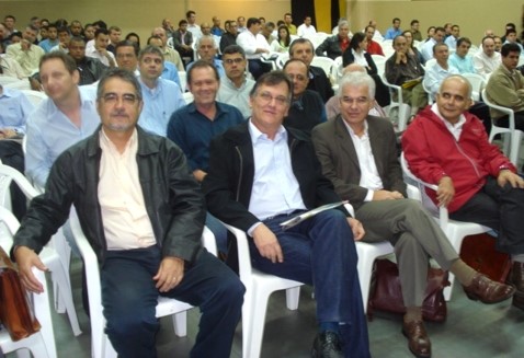 Aproximadamente 150 empresários marcaram presença no Encontro de Negócios em Aracruz